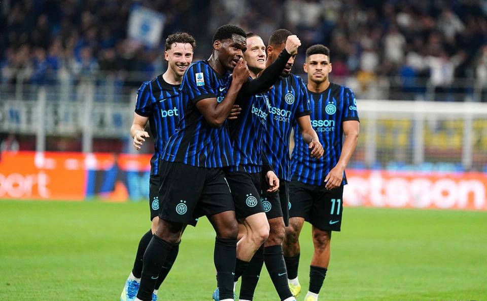 国米3-0轻取卡利亚里 豪取三连胜领先12分锁定欧冠席位